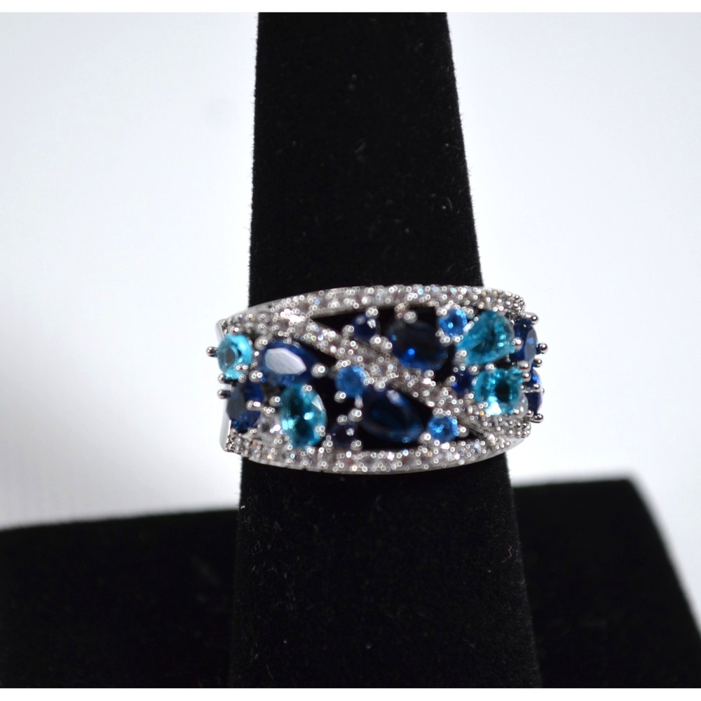 Silver Toned Ring w/ Dark & Light Blue Stones Cut Out Design Size 6.75 Beautiful - Picture 3 of 10
